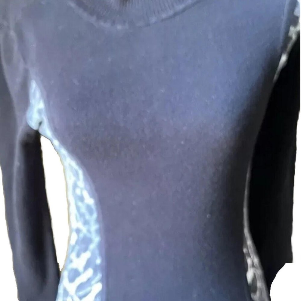 GORGEOUS CACHE BLACK W/animal Print LONG SLEEVE TURTLE NECK Sweater EUC